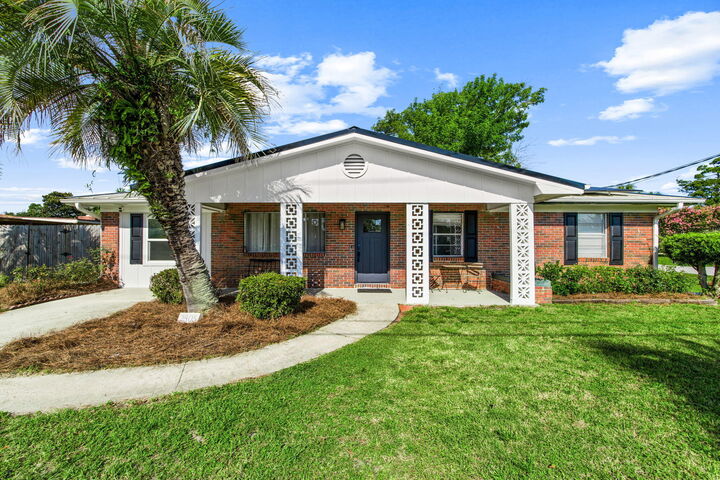 Property Photo:  2805 Airport Road  FL 32405 