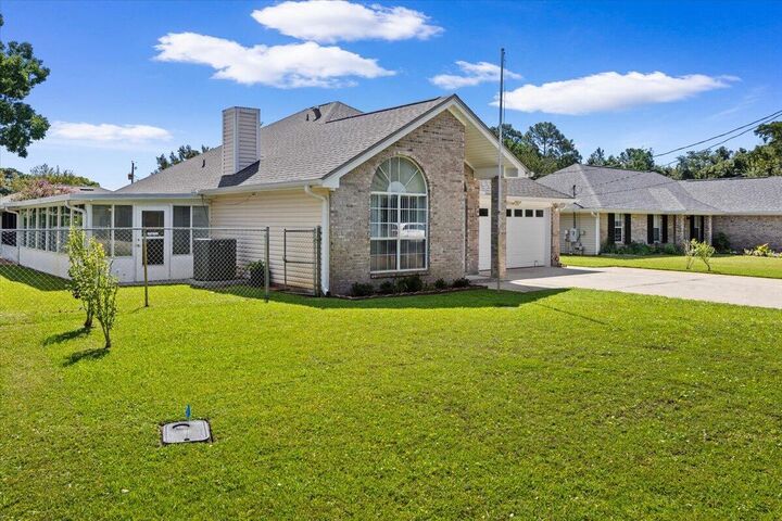 Property Photo:  388 Rosewood Street  FL 32569 