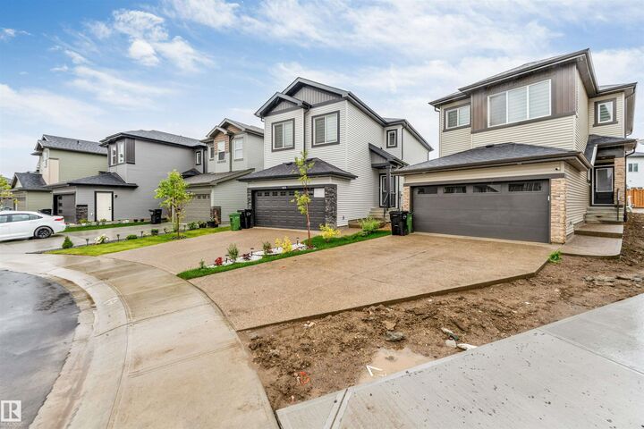 Property Photo:  1336 11 Avenue NW  AB T6T 2W4 