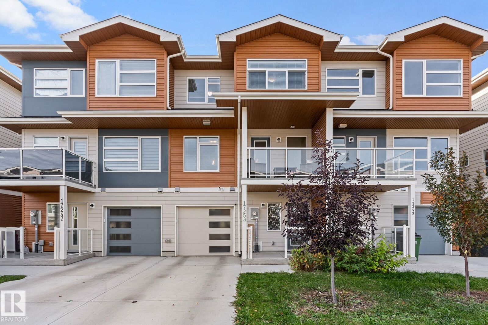Property Photo:  17253 9A Avenue SW  AB T6W 3V5 