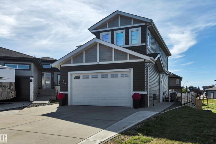 Property Photo:  34 Southbridge  Cres  AB T0C 0V0 