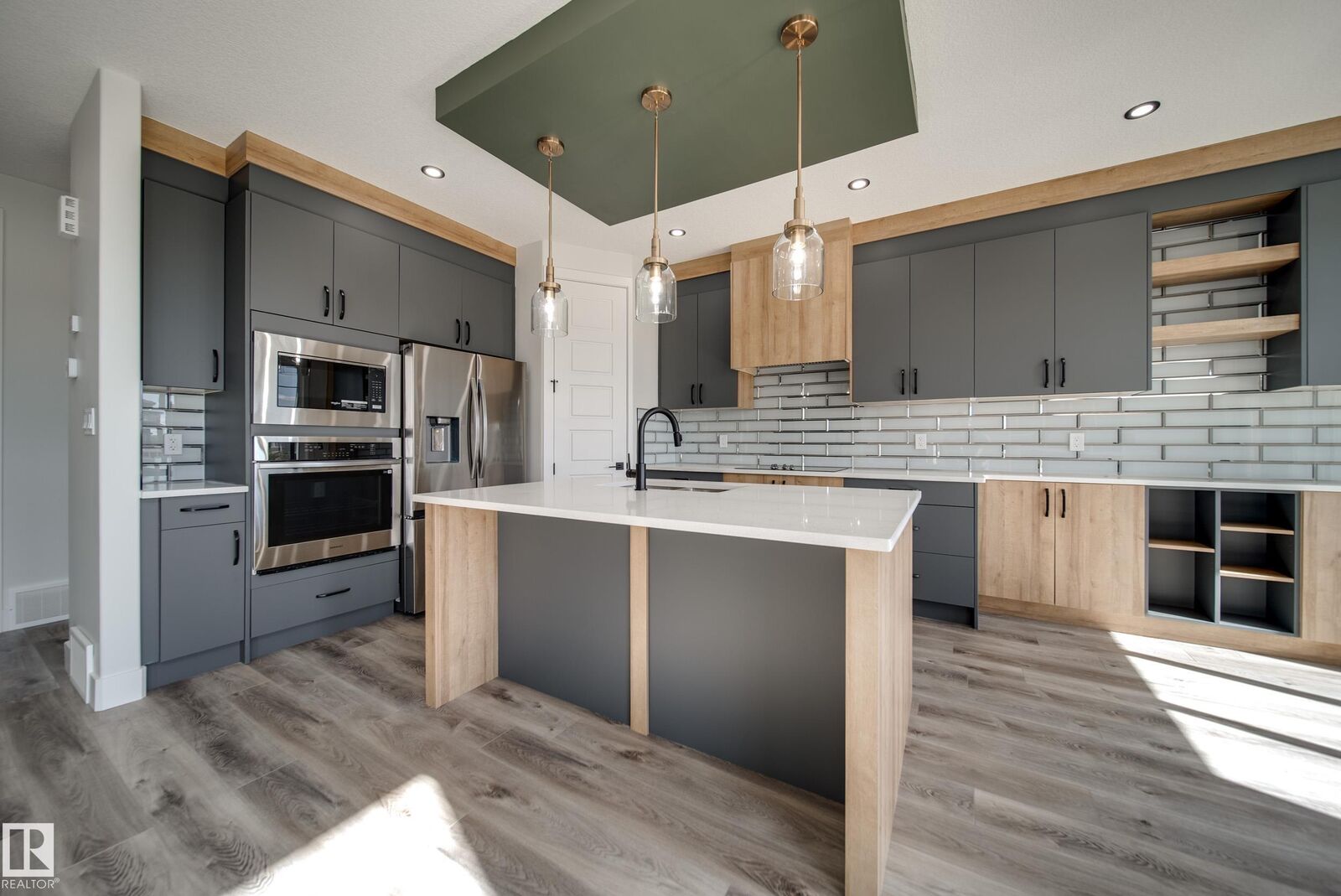 Property Photo:  8515 183 Avenue NW  AB T5Z 0X5 