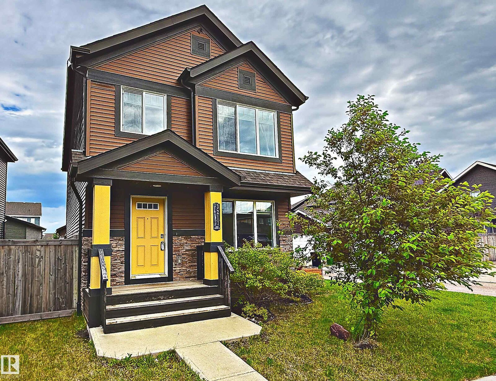 Property Photo:  3211 Cherry Crescent SW  AB T6X 1Y5 