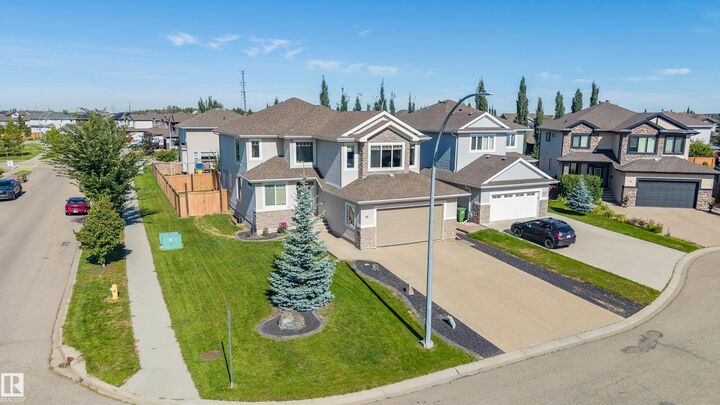 Property Photo:  38 Noble Close  AB T8N 4C1 