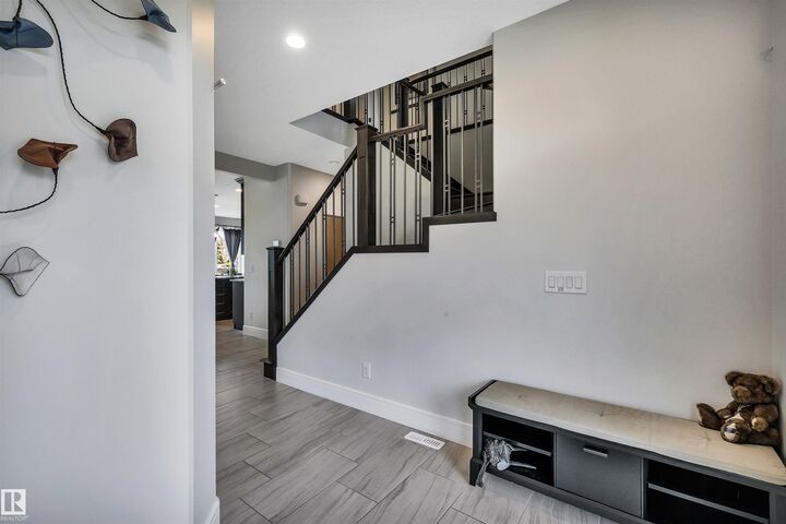 Property Photo:  6 Elise Place  AB T8N 7P5 
