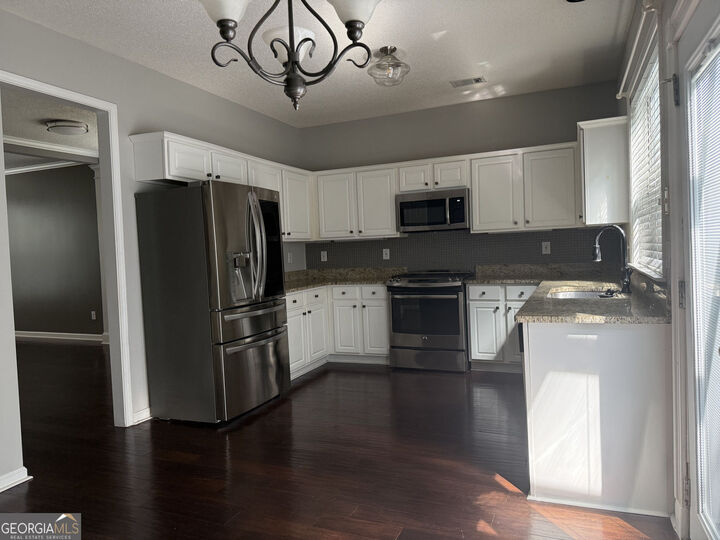Property Photo: 2568 Alvecot Circle SE GA 30339