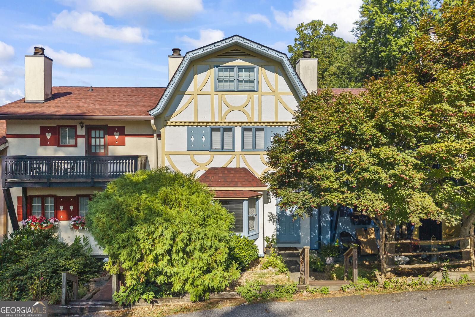 Property Photo:  71 White Strasse F  GA 30545 