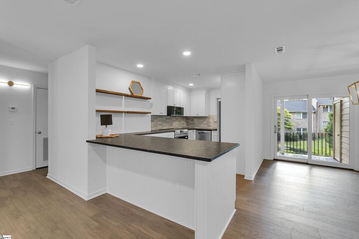 Property Photo: 925 Cleveland Street Unit 222 SC 29601