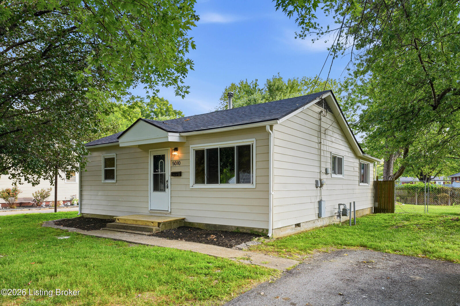 Property Photo:  5010 Belmont Ave  KY 40258 
