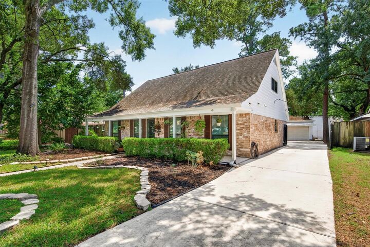 Property Photo: 9619 Landry Boulevard TX 77379