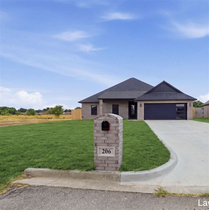 Property Photo:  206 Meadowland  OK 73527 