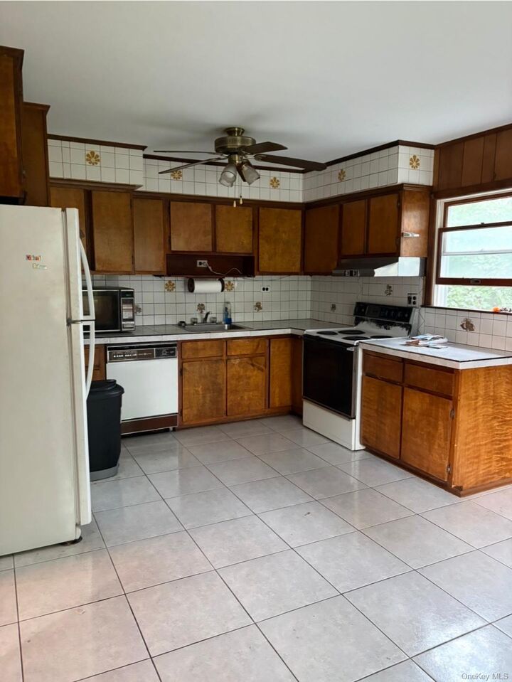 Property Photo:  1 Cherokee Street  NY 11758 