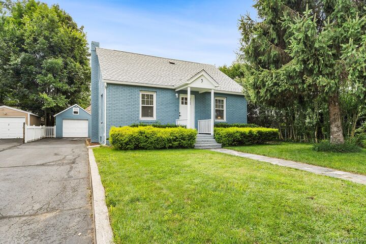 Property Photo:  5 W Maple Avenue  NY 10901 