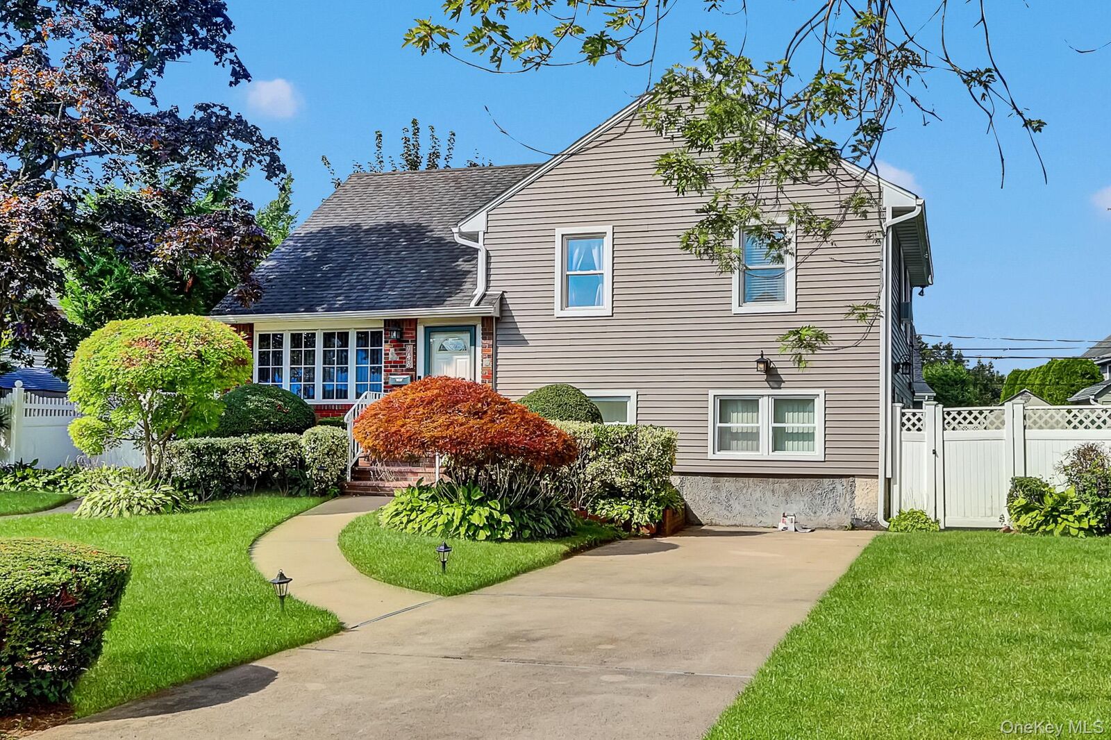 Property Photo:  948 Simon Place  NY 11793 
