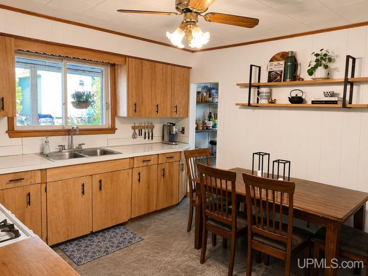 Property Photo:  313 Mohawk Street  MI 49917 