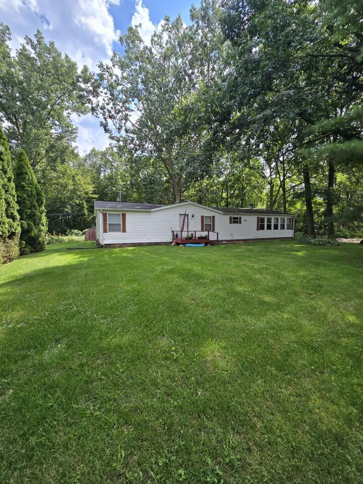 Property Photo:  2625 Sanford Drive  MI 49242 