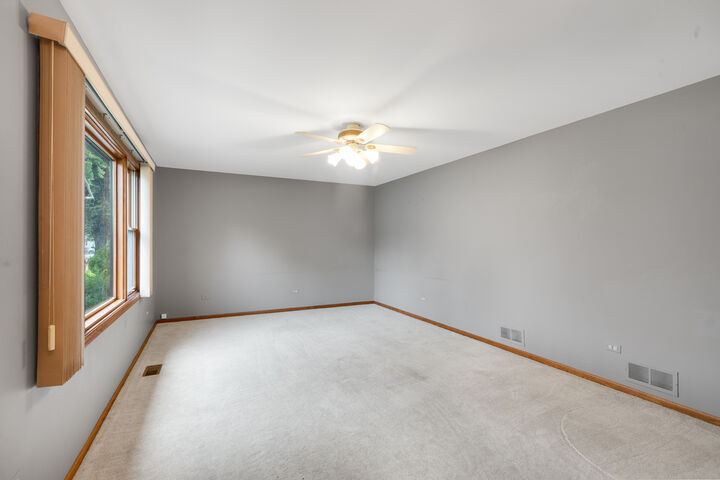 Property Photo:  18207 W Big Oaks Road  IL 60030 