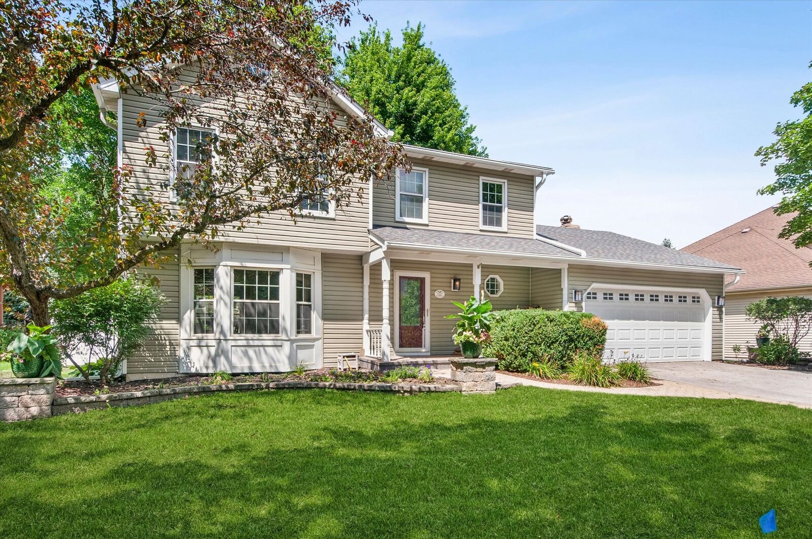 Property Photo:  1527 Abbotsford Drive  IL 60563 