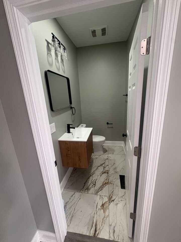 Property Photo:  7832 S Vernon Avenue  IL 60619 