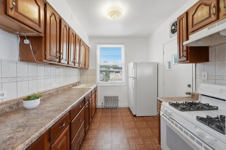 Property Photo:  5708 W George Street 2  IL 60634 