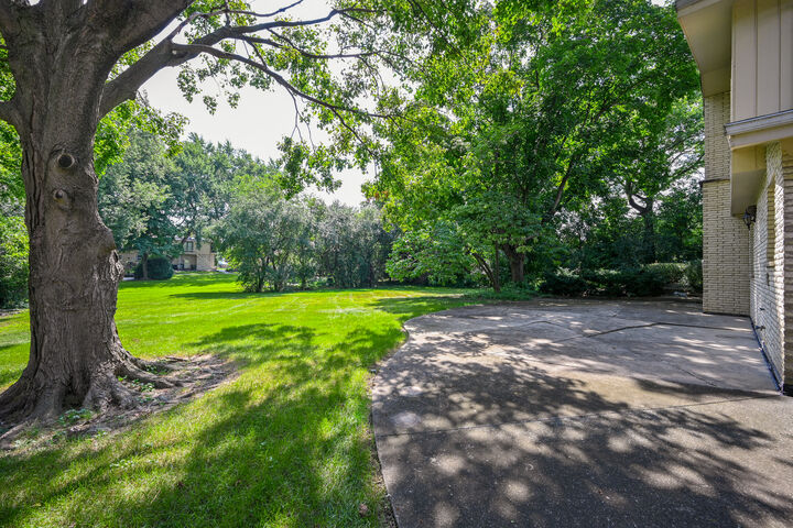 Property Photo:  15 Croydon Lane  IL 60523 