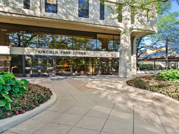 Property Photo:  1960 N Lincoln Park West 2103  IL 60614 