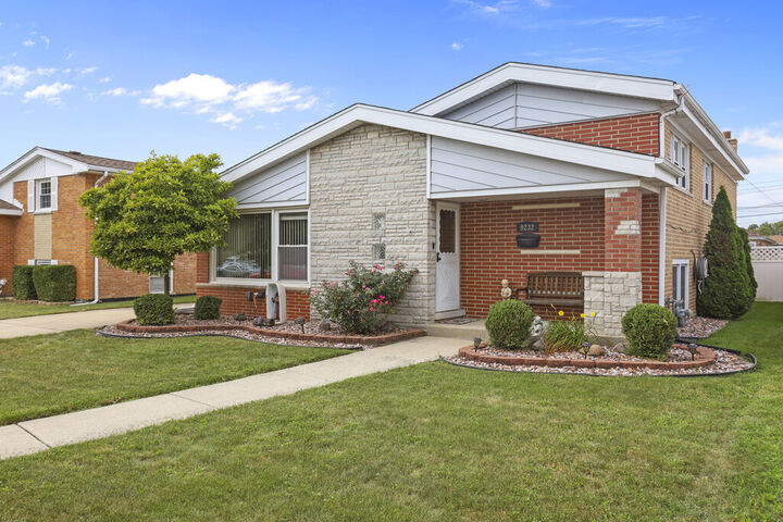 Property Photo: 9232 Parkside Avenue IL 60453