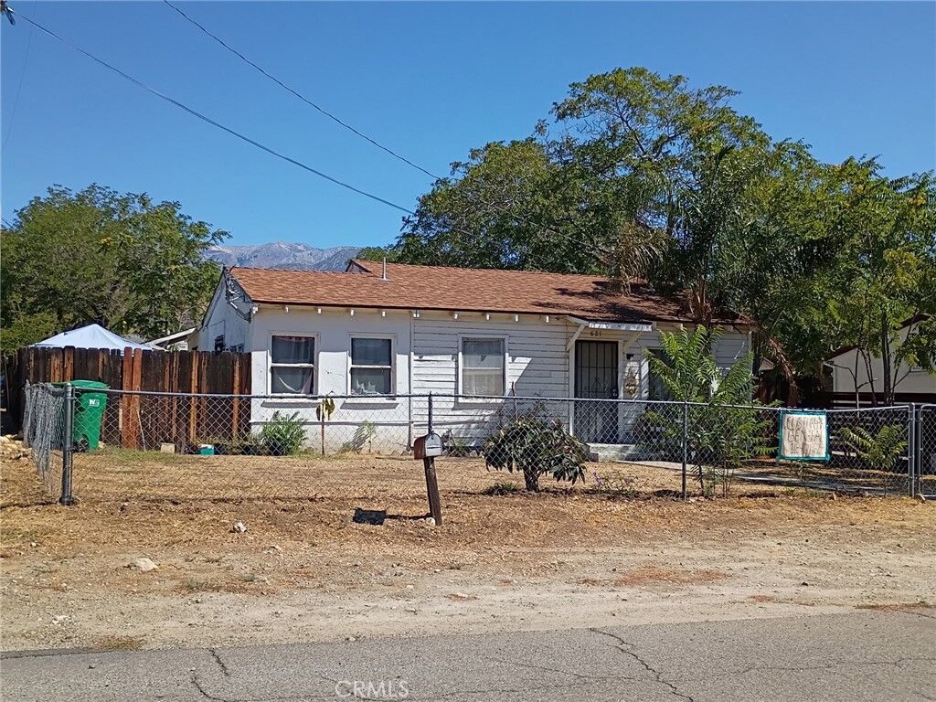 Property Photo:  621 E Theodore  CA 92220 