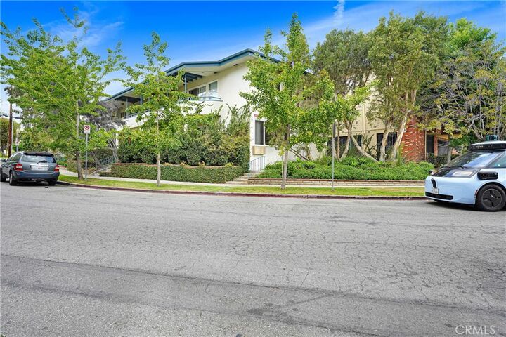 Property Photo:  1975 S Beverly Glen  CA 90025 