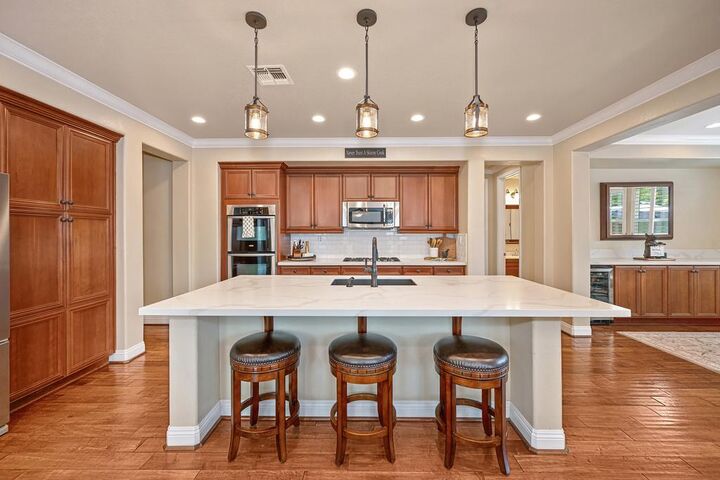 Property Photo: 811 Spotted Pony Lane CA 95765