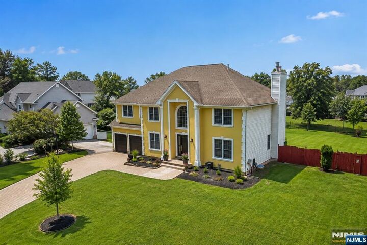 Property Photo:  15 Bethany Circle  NJ 07624 