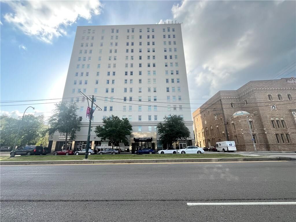 Property Photo:  1205 St. Charles Avenue 804  LA 70130 
