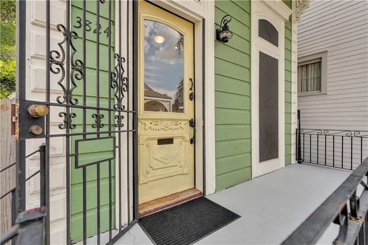 Property Photo:  3824 Dauphine Street  LA 70117 