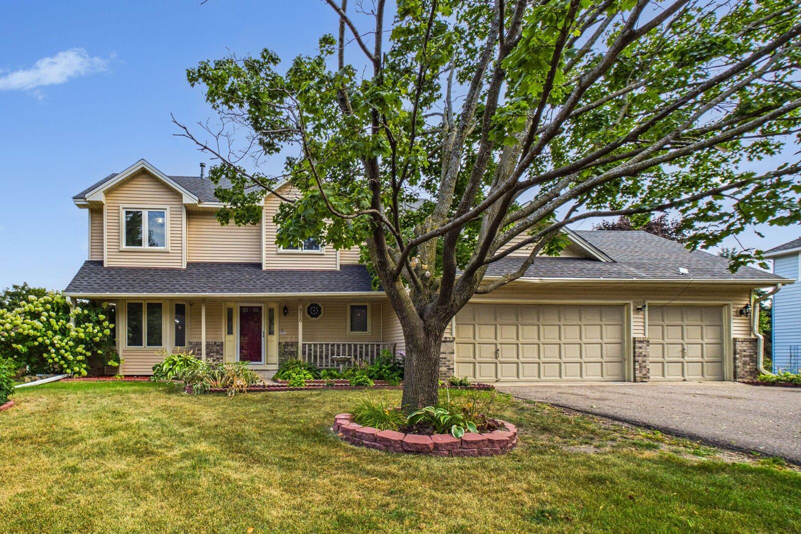 Property Photo:  9120 Barrington Terrace  MN 55443 