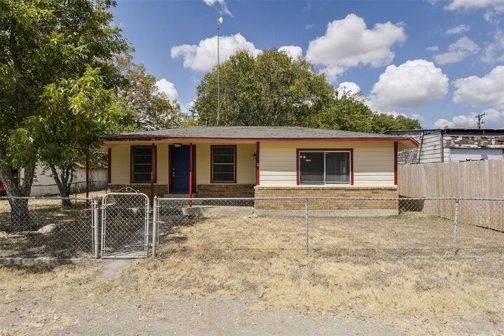 Property Photo: 8170 S Highway 77 TX 76041