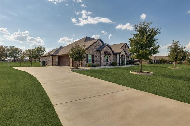 Property Photo:  110 High Ridge Court  TX 76234 