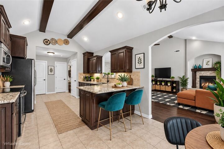 Property Photo:  1912 SW Cypress Street  AR 72713 