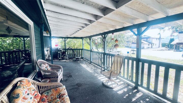 Property Photo:  2513 Irvine Avenue  BC V1K 1H4 