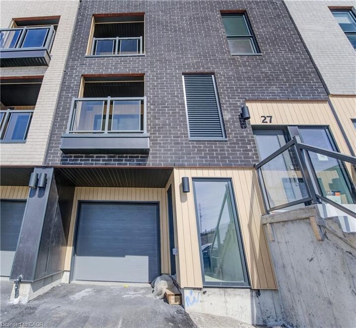 Property Photo:  27 Urbane Boulevard  ON N2E 0H8 