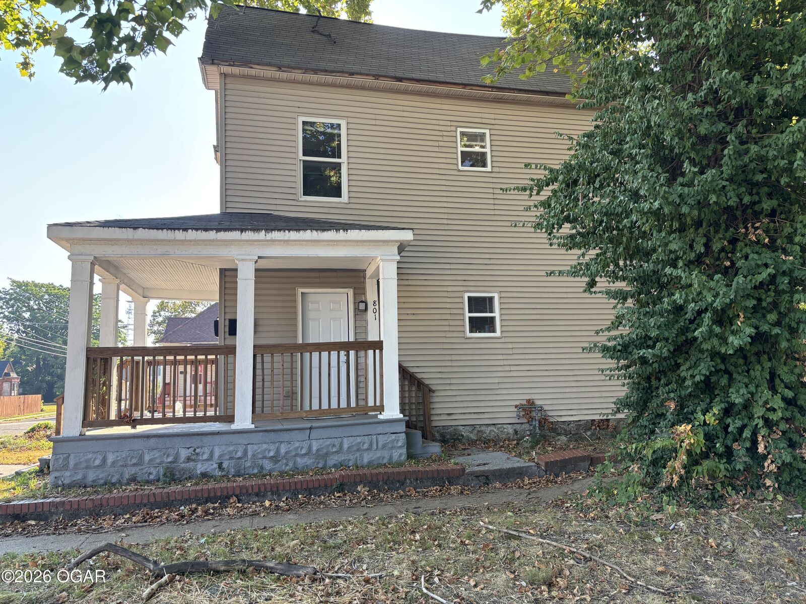 Property Photo:  801 S Jackson Avenue  MO 64801 