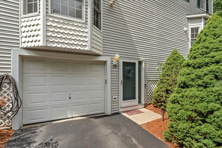 Property Photo:  20 Waltham Dr 20  MA 02762 