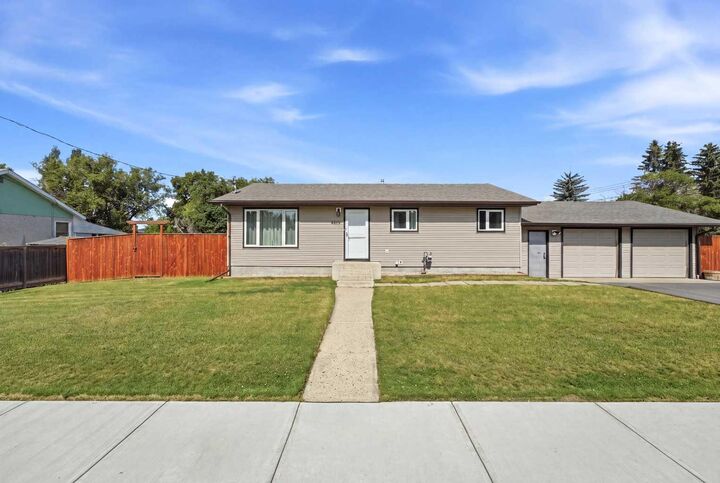 Property Photo:  4814 Lorne Avenue  AB T0M 0J0 