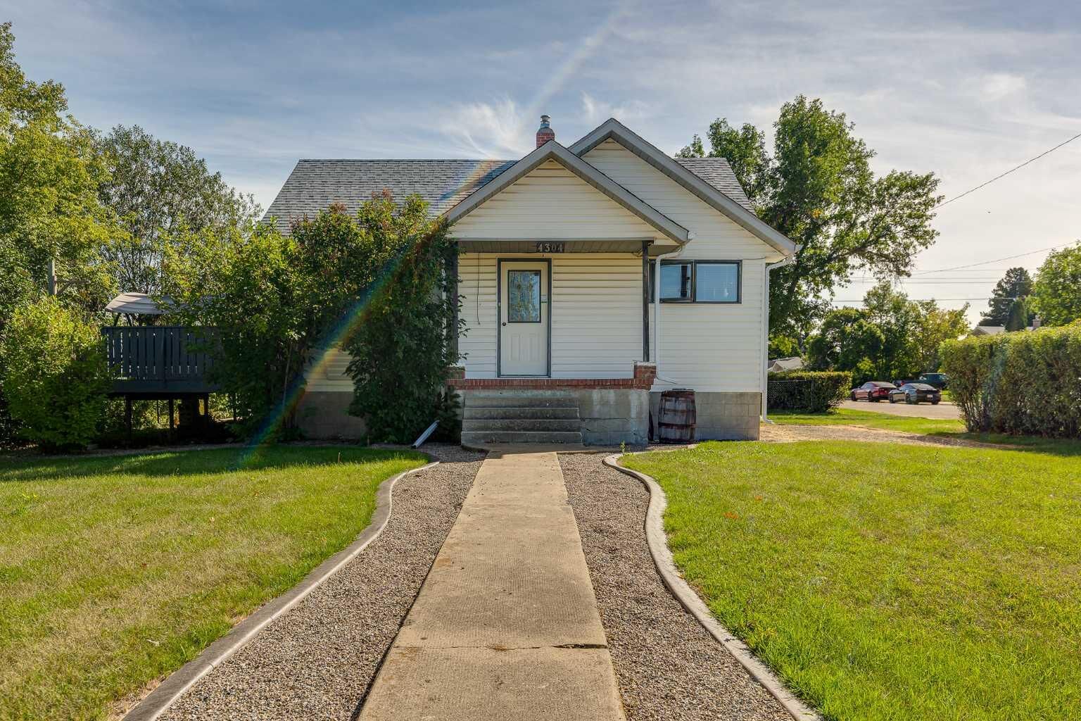 Property Photo:  4304 50 Avenue  AB T4G 1M5 