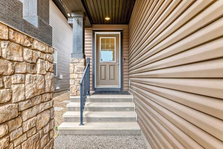 Property Photo:  156 Cougar Ridge Manor SW  AB T3H 0V4 