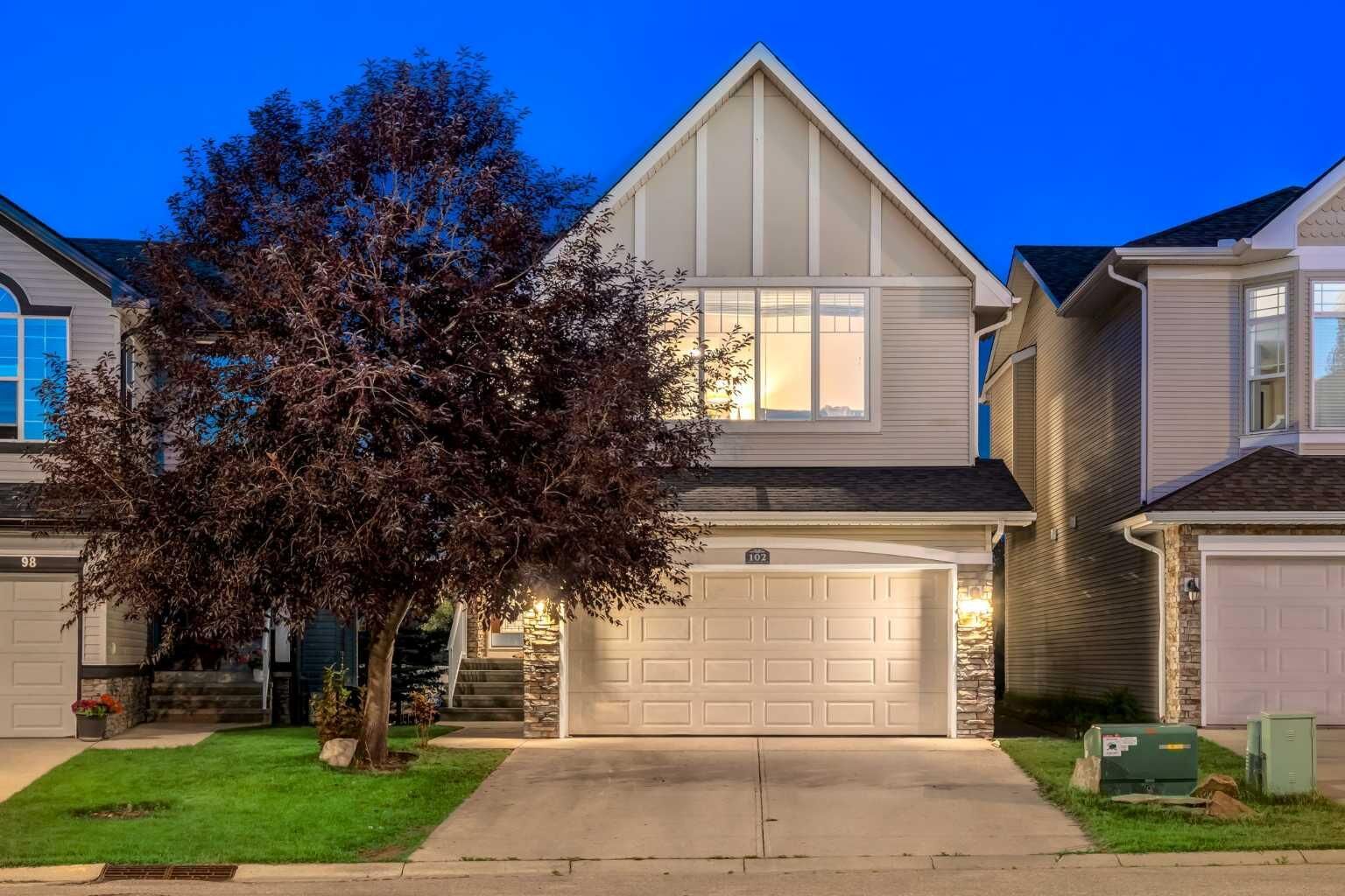 Property Photo:  102 Springborough Point SW  AB T3H 5M9 