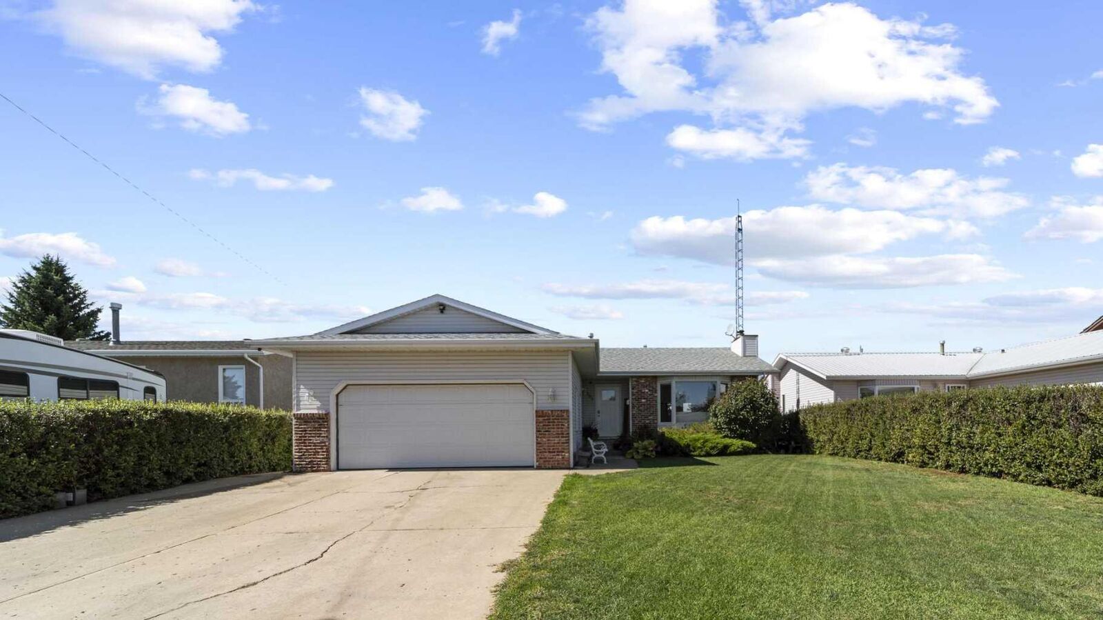 Property Photo:  4908 56 Street W  AB T0B 1N0 