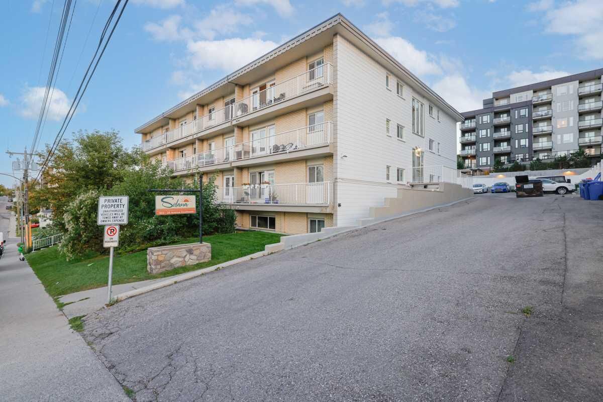 Property Photo:  1813 25 Avenue SW 18  AB T2T 1A4 