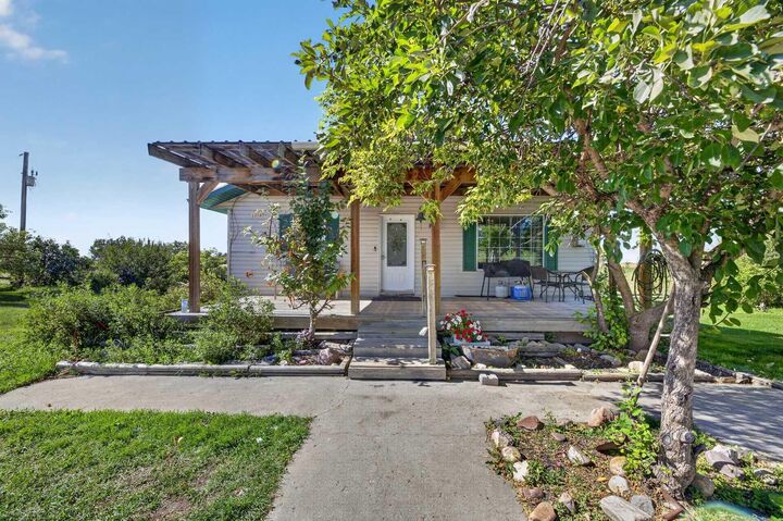 Property Photo:  30534 Range Road 284 10  AB T0M 0W0 