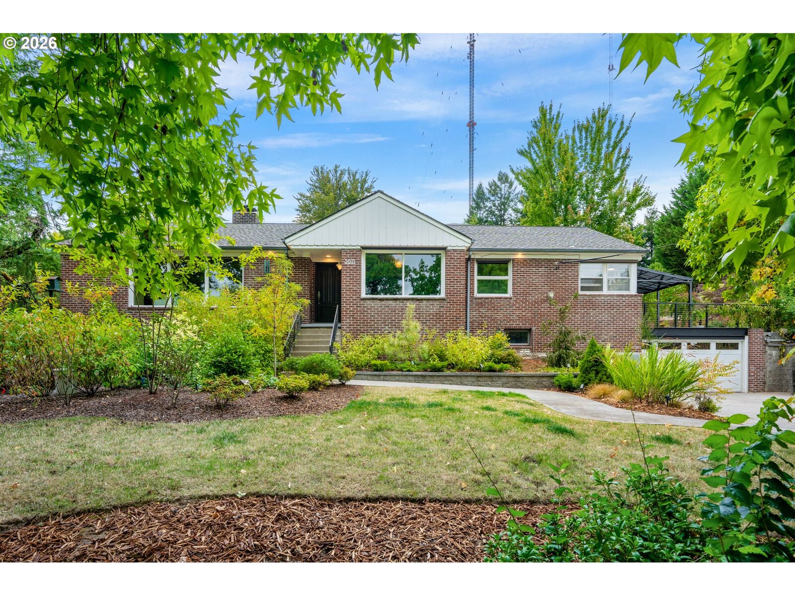 Property Photo: 5615 SW Jefferson St OR 97221
