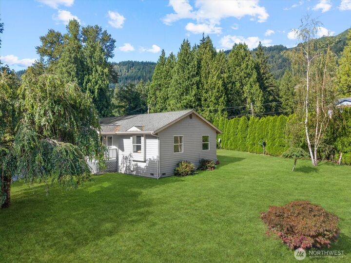 Property Photo: 3019 Pine Lane WA 98284